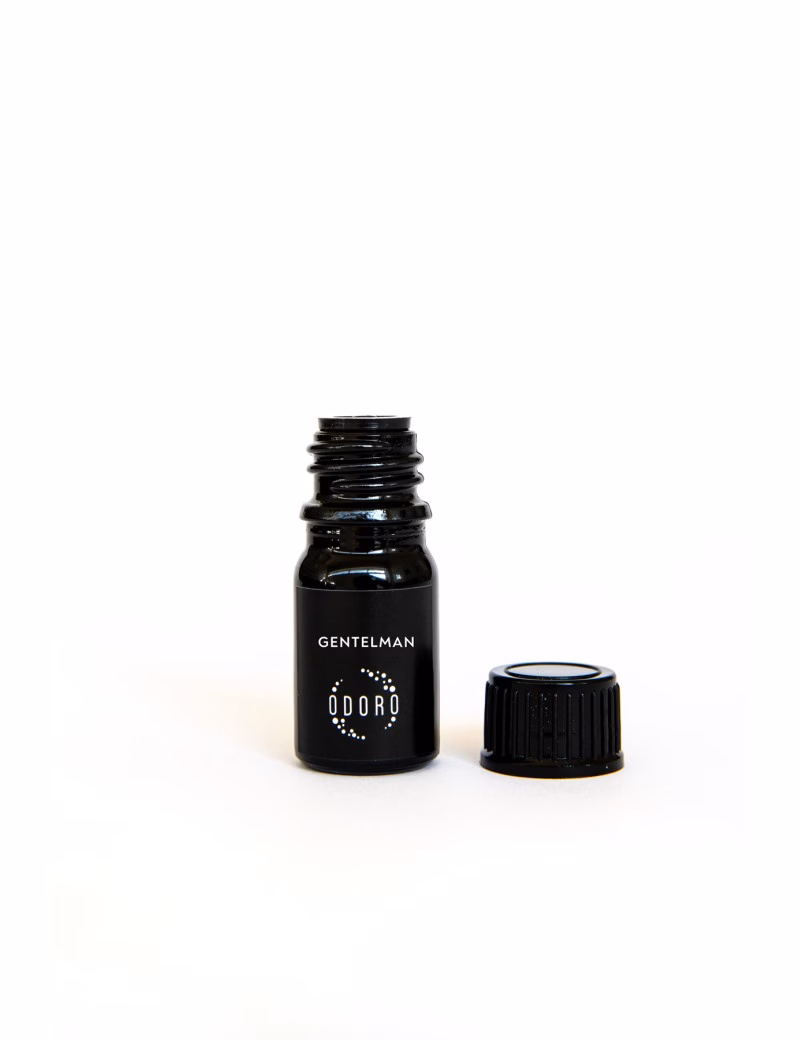 02-gentleman-fragrance-sample-mood.jpg — miniatură